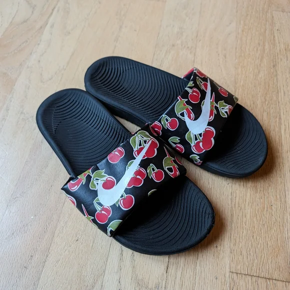 Nike Kids' Kawa Picnic Slides cherry size